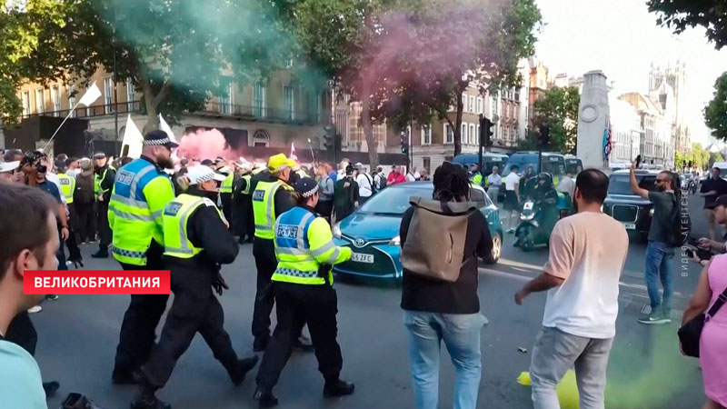 В Лондоне вспыхнули погромы после убийства детей в школе танцев