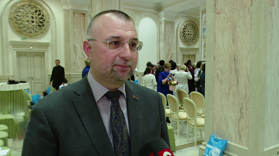 Брыло: женщины как никто заслуживают низкого поклона и огромных слов благодарности