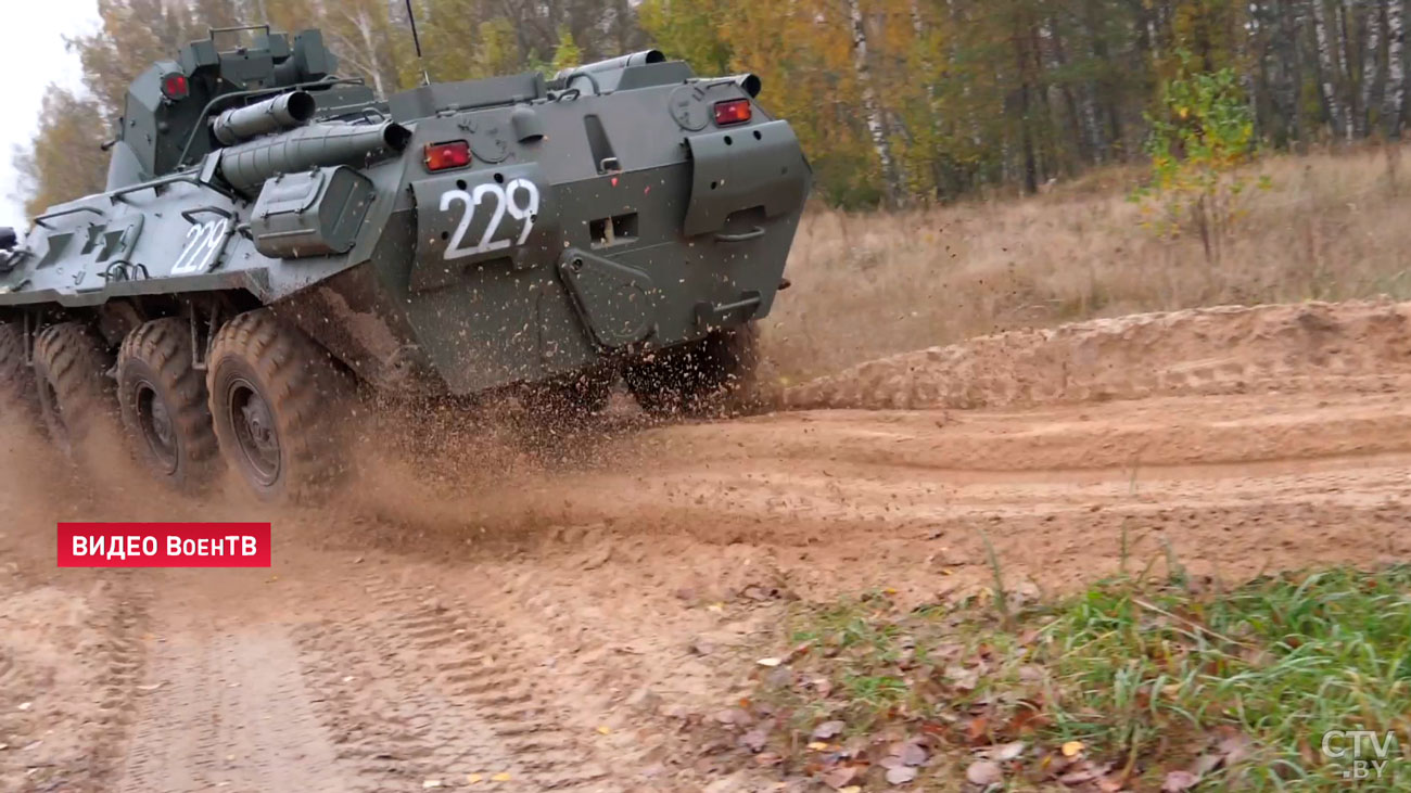 На вооружение белорусской армии поступила партия БТР-82А-1