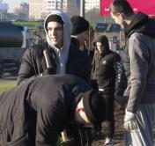 «Будет приятно показать будущим детям». Курсанты и студенты в Минске высадили кустарники на субботнике