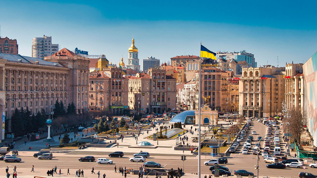 Зеленский послы взрывов в Украине попросил о перемирии в воздухе-0