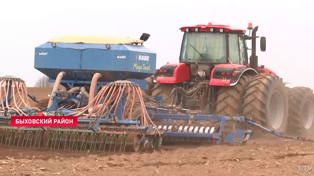 Администрация Президента держит на контроле темпы посевной. В Быхове Игорю Сергеенко доложили о положении дел аграрии-1