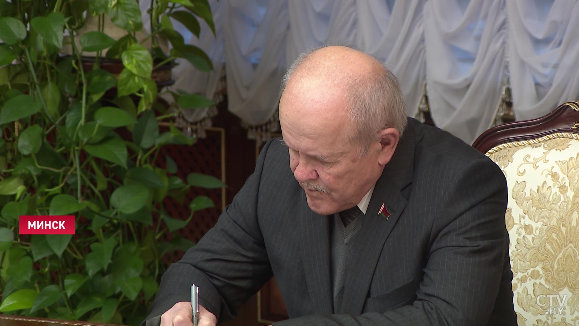 Александр Лукашенко: «Никакого расточительства государственных средств в будущем году допустить мы не можем»-10 Александр Лукашенко: «Никакого расточительства государственных средств в будущем году допустить мы не можем»-10