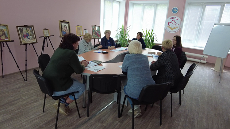 Университет третьего возраста и 8 кружков. Узнали, какие занятия для пенсионеров есть в борисовском центре соцобслуживания