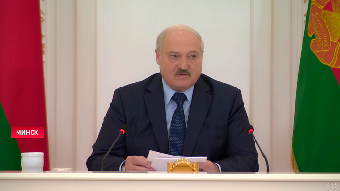 «Я вынужден вмешиваться в ситуацию». Лукашенко заявил, что чиновники не справляются с ростом цен-10