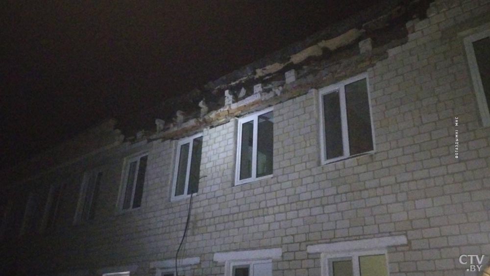 В Столбцовском районе из-за ветра обрушилась часть стены детского сада-4