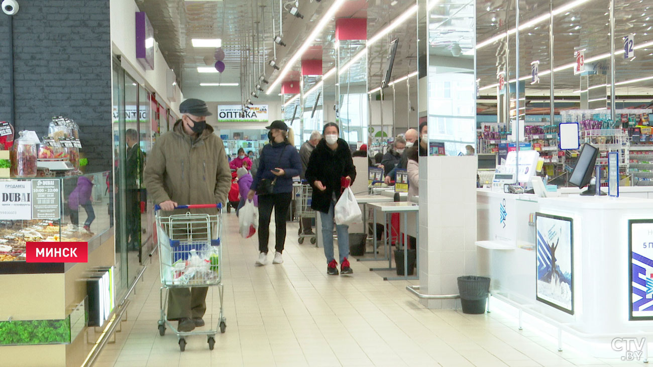 «Это же вообще прелесть». Что говорят белорусы у продуктовых прилавков?-13