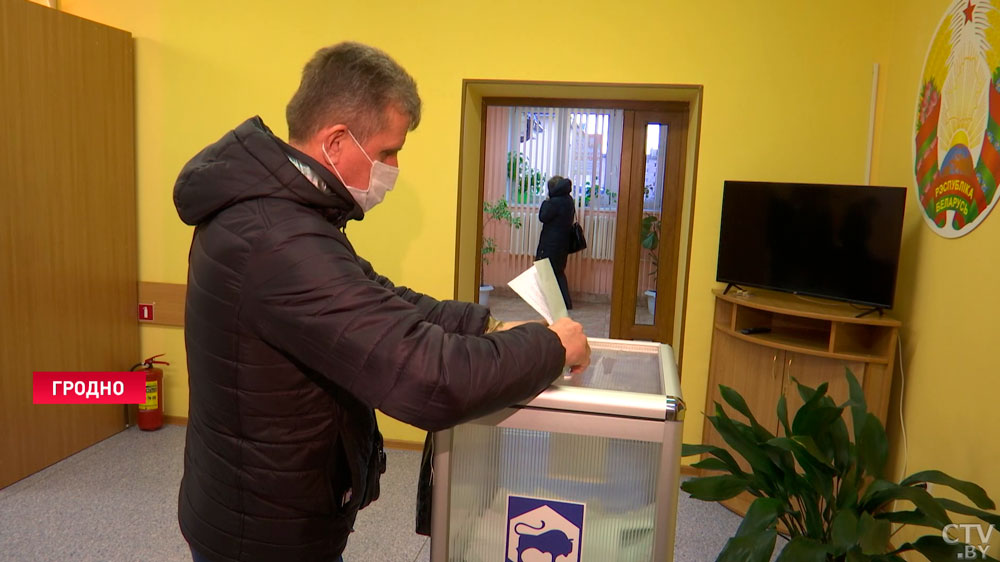 «Дисциплинированно, чётко, понятно». Что говорят наблюдатели от СНГ о проведении референдума в Беларуси?-1