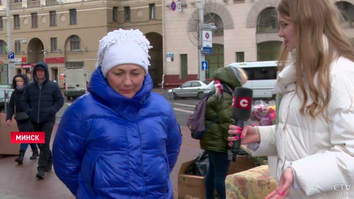 «Мужчины покупают цветы и радуют девушек». Сколько в Минске стоят букеты перед 8 Марта?-4
