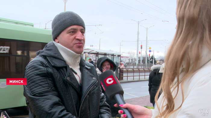 «Мужчины покупают цветы и радуют девушек». Сколько в Минске стоят букеты перед 8 Марта?-10