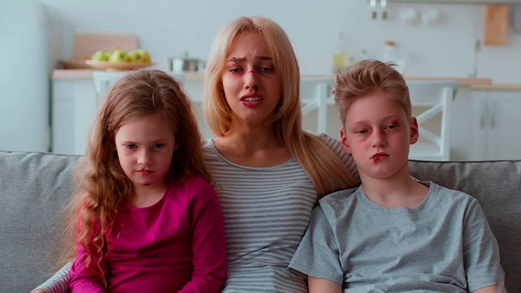 В день поступает от 15 до 30 сообщений об абьюзе – как милиция защищает жертв домашнего насилия? В день поступает от 15 до 30 сообщений об абьюзе – как милиция защищает жертв домашнего насилия?