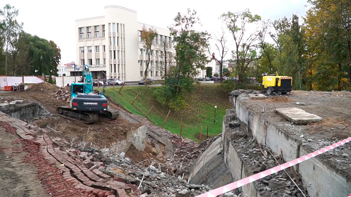 В центре Гродно реконструируют 60-метровый мост через Юрисдику