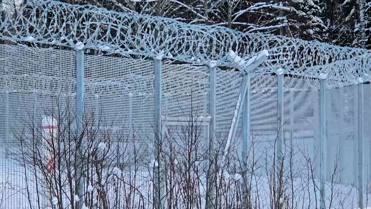 Латвия продолжает возводить линию обороны на стыке границ с Россией и Беларусью Латвия продолжает возводить линию обороны на стыке границ с Россией и Беларусью