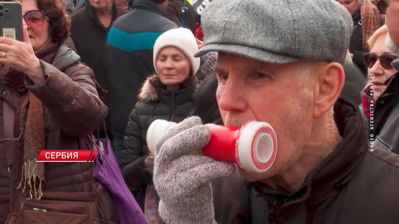 Учителя и пенсионеры присоединились к протестам в Сербии