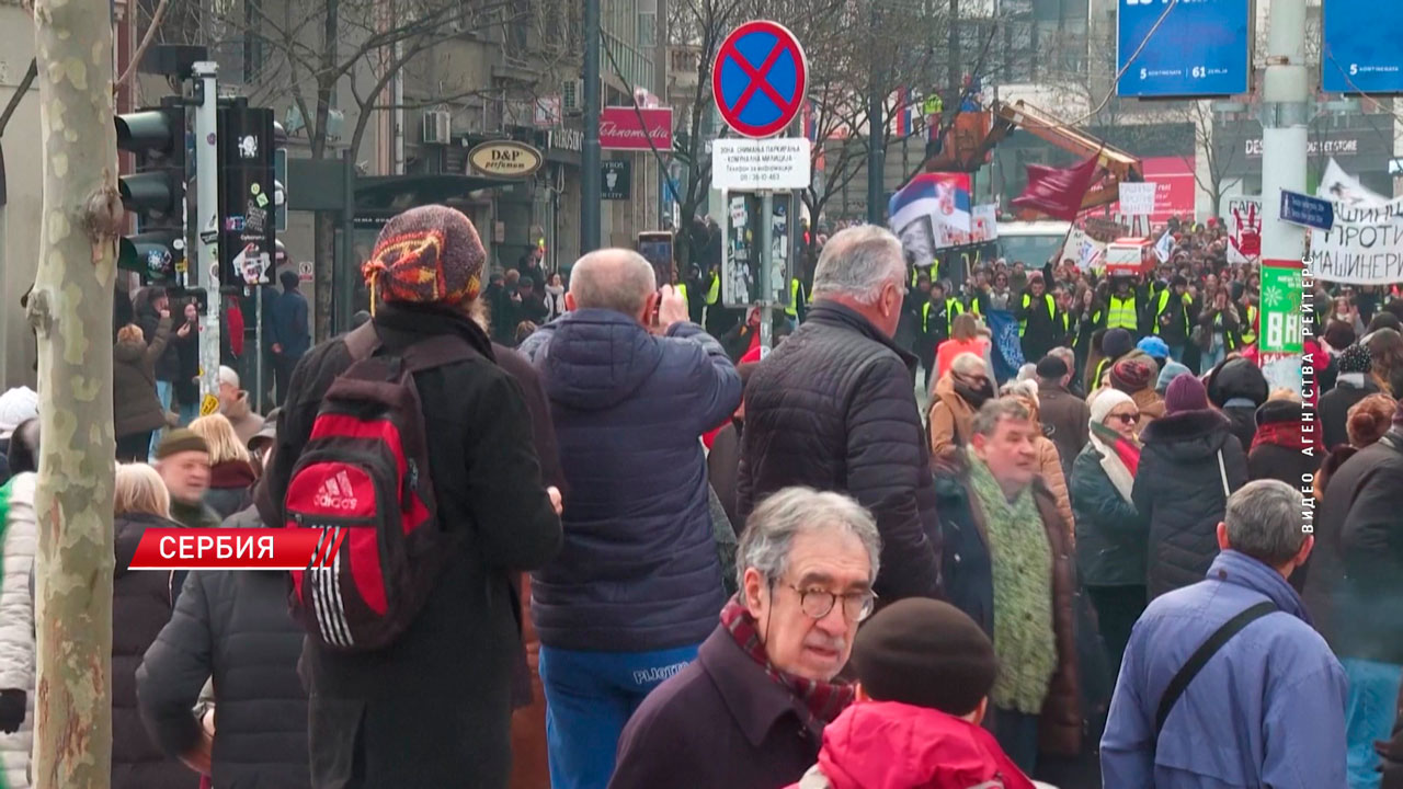 Учителя и пенсионеры присоединились к протестам в Сербии-2