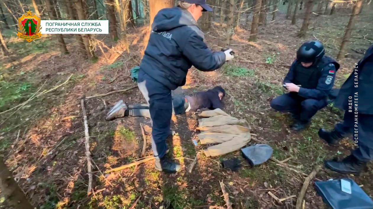 Полоцкие пограничники обнаружили тело беженца у латвийского пограничного забора-2