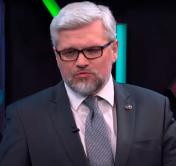 Очень важный документ. Нужна ли обновлённая Конституция молодому поколению? Мнение ректора Академии управления