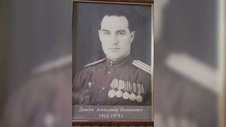 Был помощником по снабжению миномётного полка. «Незабытые истории»-1