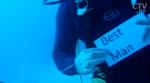 Видеофакт: пара дайверов отметила годовщину свадьбы под водой в Карибском море