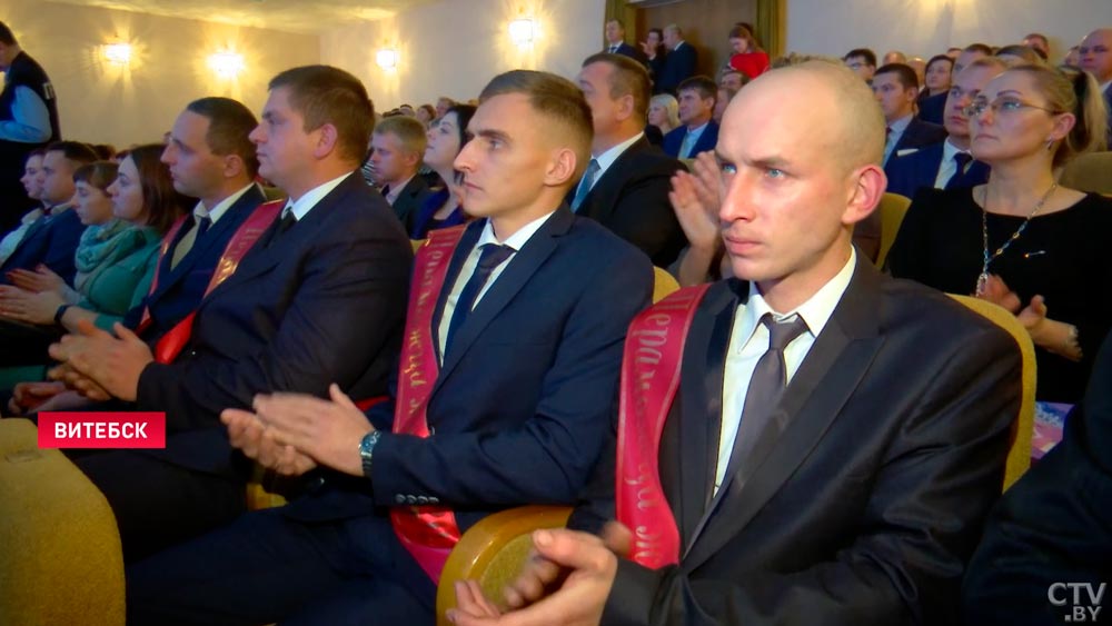 «С помощью поддержки брата смогла всё». Вот что говорят одни из лучших комбайнеров Витебской области-1 «С помощью поддержки брата смогла всё». Вот что говорят одни из лучших комбайнеров Витебской области-1