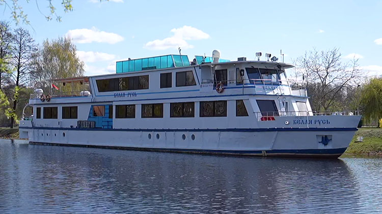 Теплоход «Белая Русь» отправился в путь по рекам Полесья