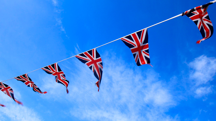 DM: Стармер с трудом объяснил решение предоставить США базы для атаки на Иран