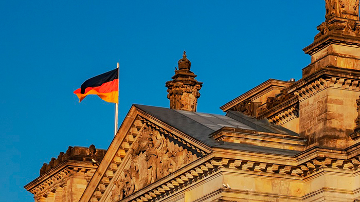 Кандидат в канцлеры ФРГ Мерц заявил о готовности говорить с Путиным