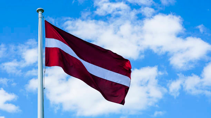 В Риге и других городах Латвии проходит масштабная акция протеста таксистов