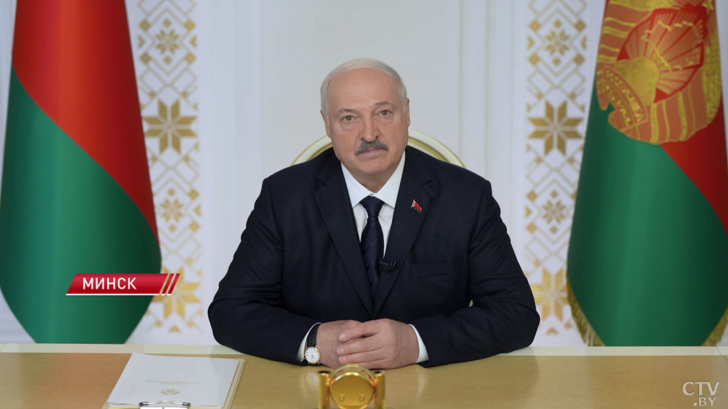 Лукашенко обратился с приветственным словом к участникам XIII Форума регионов Беларуси и России-4