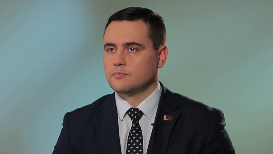 Андрей Иванец: государство заботится о самых маленьких гражданах ещё до их рождения Андрей Иванец: государство заботится о самых маленьких гражданах ещё до их рождения