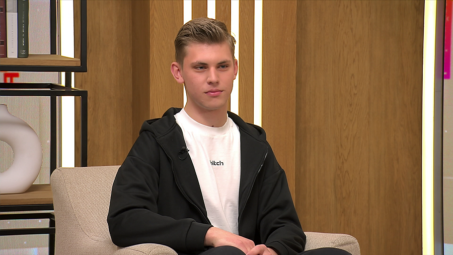 Почти 400 тыс. подписчиков! Белорусский подросток прославился в TikTok жизнью на хуторе