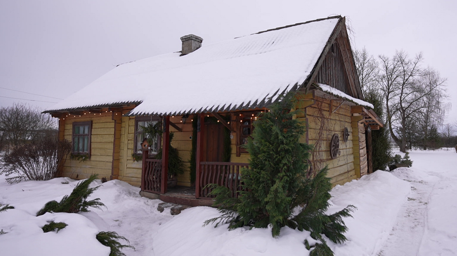 Белоруска отреставрировала 100-летний дом и создала агроусадьбу. Рассказываем о месте, где можно провести выходные