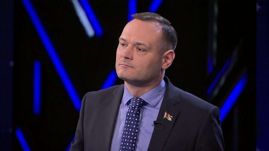 Боровик: американцам нужна ослабленная Европа, слабая Россия и ослабленный Китай Боровик: американцам нужна ослабленная Европа, слабая Россия и ослабленный Китай