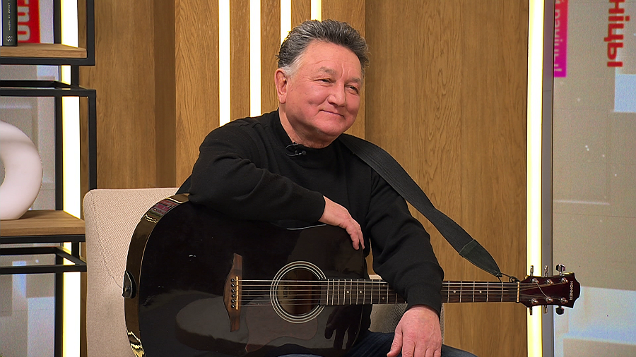 Что такое бардовская песня и в чём секрет её популярности? Пообщались с Анатолием Длусским