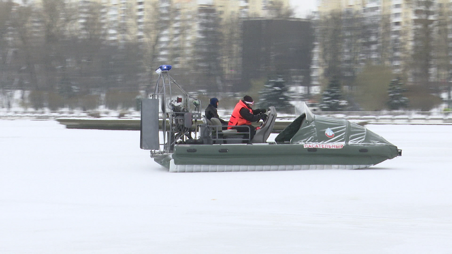 Толщина льда должна быть не менее 7 см! ОСВОД напоминает правила безопасного поведения зимой