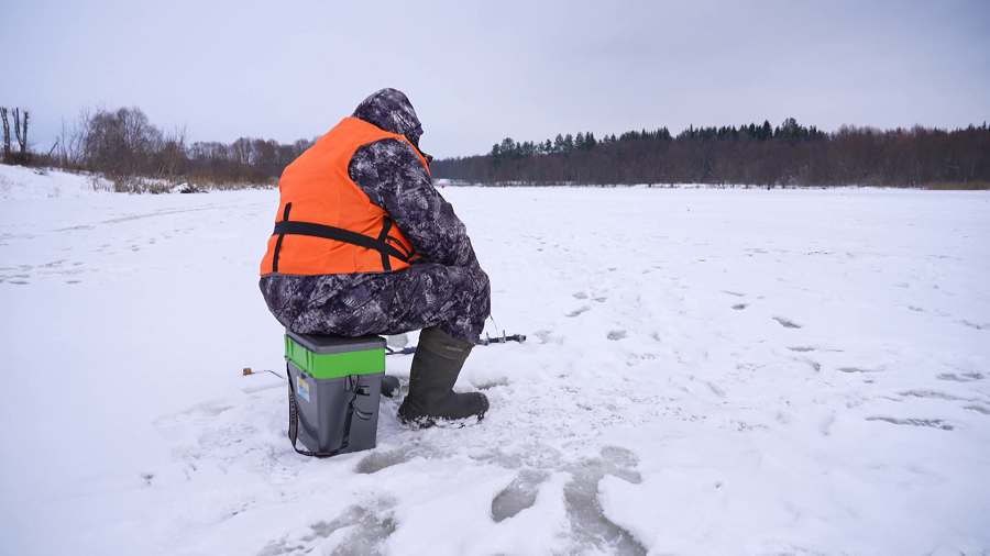 Безопасная рыбалка зимой – напоминаем правила поведения на льду