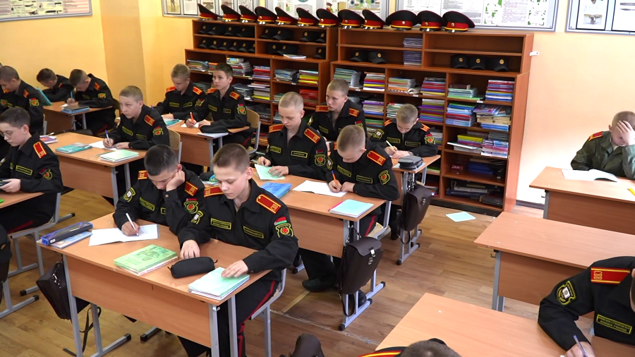 Дисциплина и воспитание стойкости! Поговорили с минскими суворовцами о жизни в училище