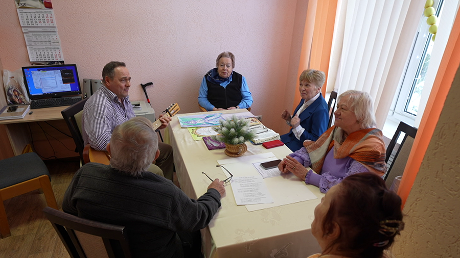 Занимаются танцами, вокалом и театром – побывали в ТЦСОН Узденского района и пообщались с посетителями