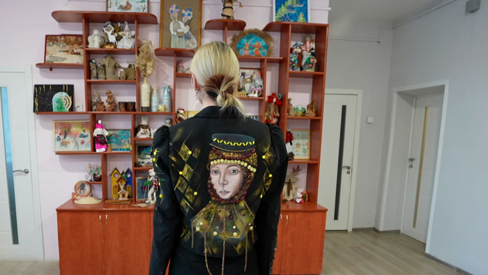 В Гомельском районе создали коллекцию жакетов с портретами известных белорусок