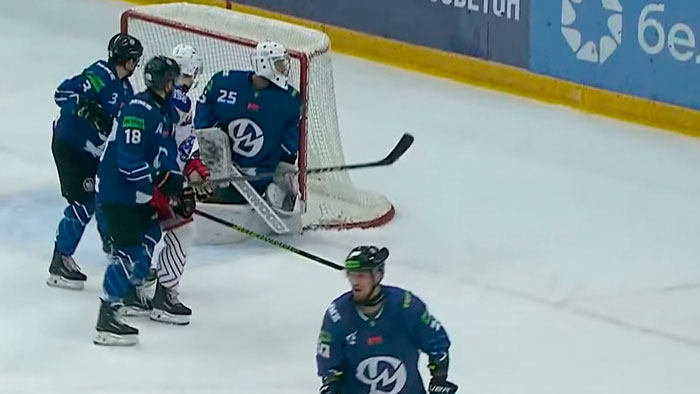 «Юность» обыграла «Динамо-Молодечно» в битве лидеров ЧБ по хоккею