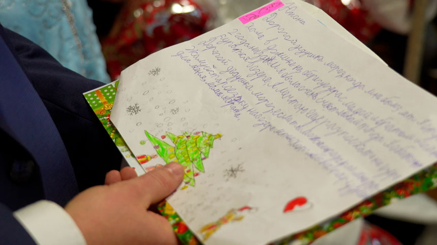 Марафон «Наши дети» поздравил юных жителей Партизанского района в преддверии новогодних праздников