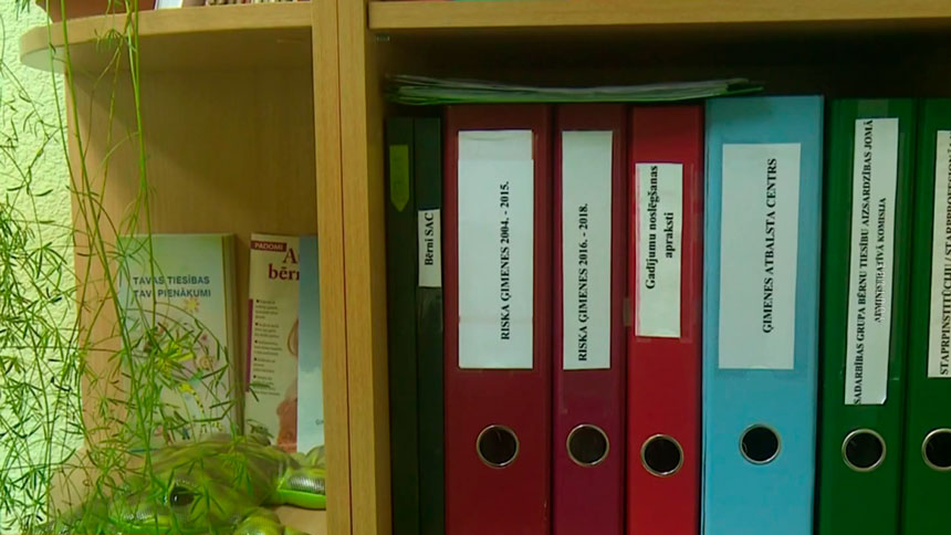 Сейм Литвы поддержал снижение надбавок за переработки и работу в праздники