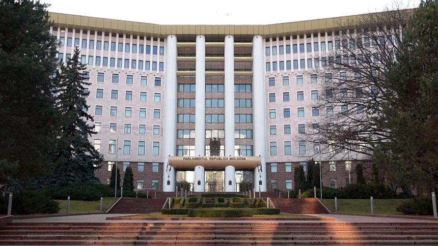 Парламент Молдовы одобрил проекты законов о выходе из базовых договоров СНГ