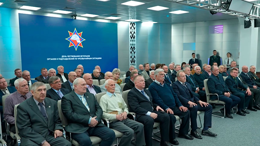 В Минске чествовали ветеранов службы МЧС