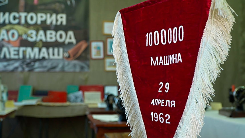 Свыше 30 экспонатов из разных стран! Оршанец коллекционирует швейные машины