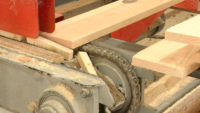 «Один район – один проект» – в Стародорожском опытном лесхозе открыли новую линию лесопиления