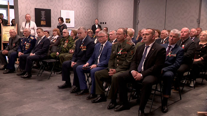 В Хатыни ветеранам Минской области вручили медали в честь 80-летия Великой Победы
