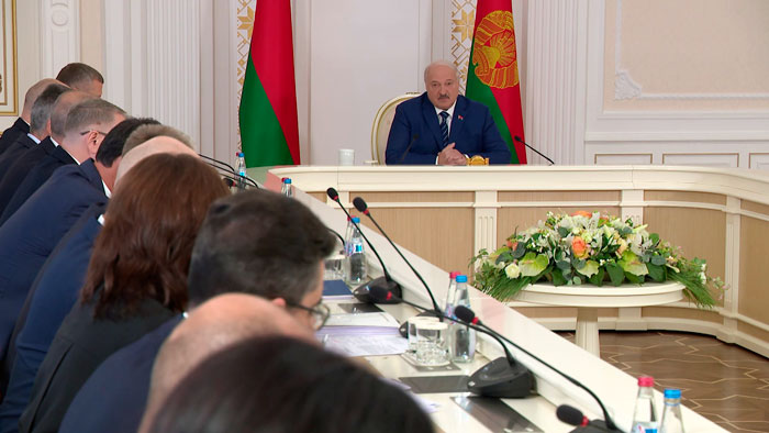 Кадровые ошибки недопустимы! Лукашенко встретился с Администрацией Президента