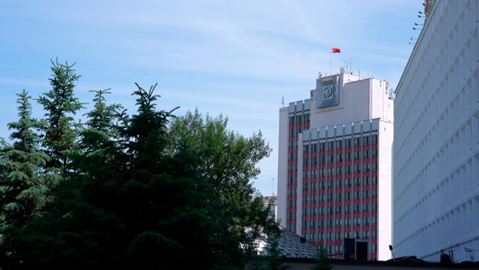 В Беларуси упростили трудоустройство для безработных и молодёжи