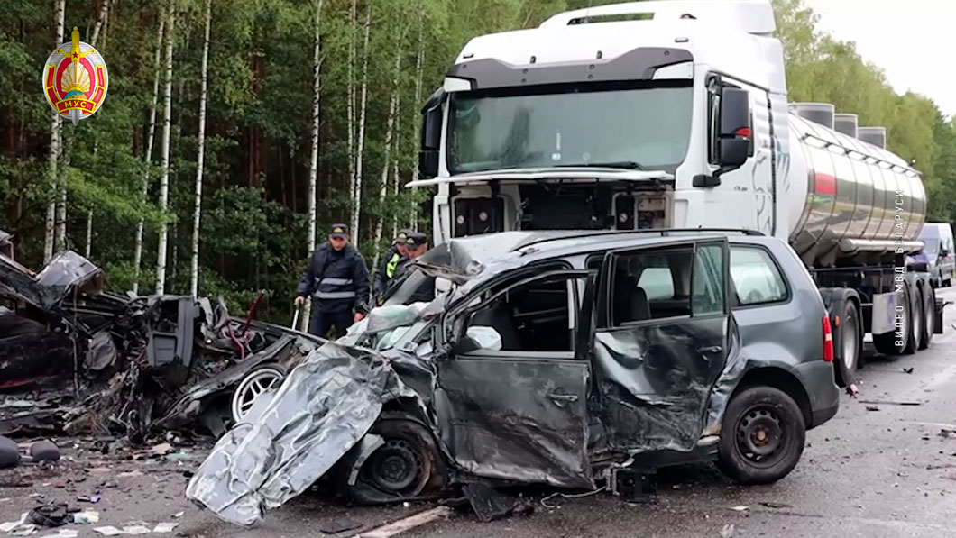 Серьёзное ДТП произошло на М1 в Ивацевичском районе – погибли 5 человек-2
